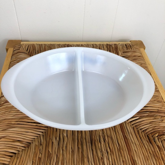 Vintage Glasbake Daisy Divided Casserole Dish - Picture 4 of 7